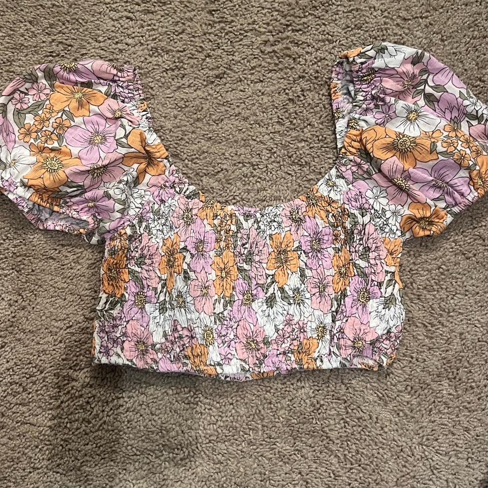 Cute cropped top. Brand is mink pink